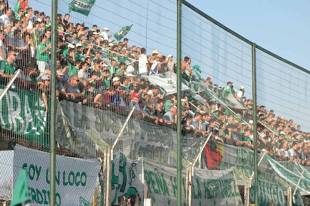 09-30-2012 Hinchada (1)